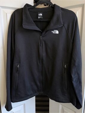 The North Face Women’s Black Softshell Full-Zip Jacket